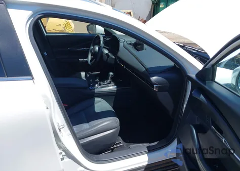 2024 Mazda Cx-30 2.5 S Preferred Package z USA, uszkodzony, nr VIN 3MVDMBCM2RM617697